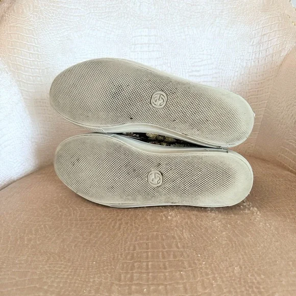 Gucci Blind for Love Floral Embroidered High Top Sneakers - Picture 13 of 16